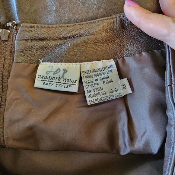 Newport News VTG Brown Leather Skirt Size 10 - Picture 7 of 7